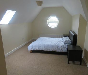 7 Kingsway Court, Dunmurry, BT17 9SE - Photo 2