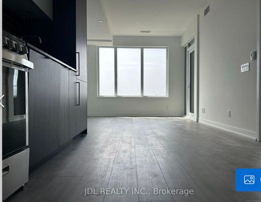 For Lease - 285 Dufferin St Street Unit# #813 Master Bedroom, Toronto, Ontario - Photo 1