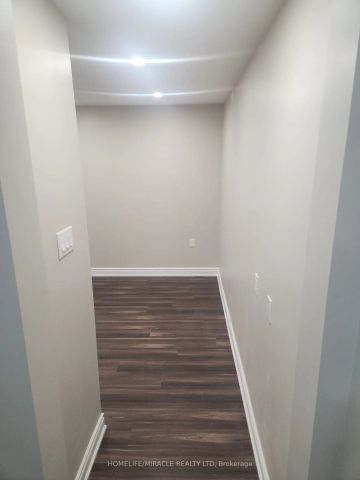 Condo Townhouse For Lease | W9030020 - Photo 3