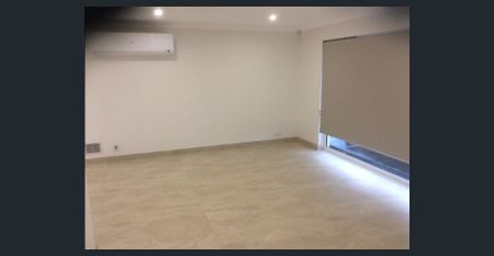 Well Presented 3 X 1 HOUSE - Photo 4