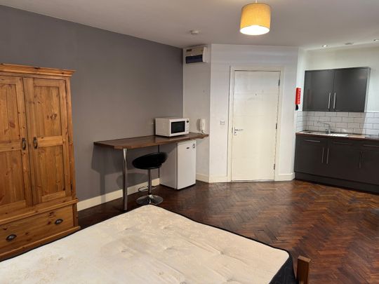 Studio Flat, Commercial Street, S1 - Photo 1