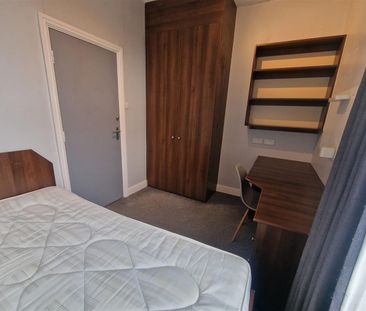 Room in a Shared House, Beechwood Mount, LS4 - Photo 5