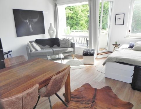 ZENTRALE LAGE! Renovierte, moderne 1-Zimmer-Wohnung mit neuwertiger Pantry-Küche, Duschbad sowie rückwärtiger Südwest-Loggia in gesuchter Lage nahe Bremer Innenstadt und Hauptbahnhof - Foto 1