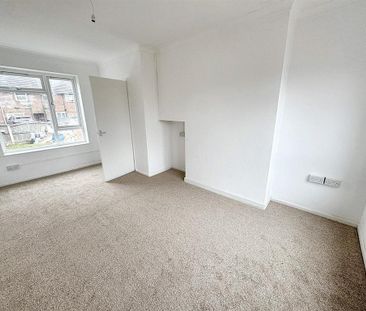 2 bedroom semi-detached house to rent - Photo 2