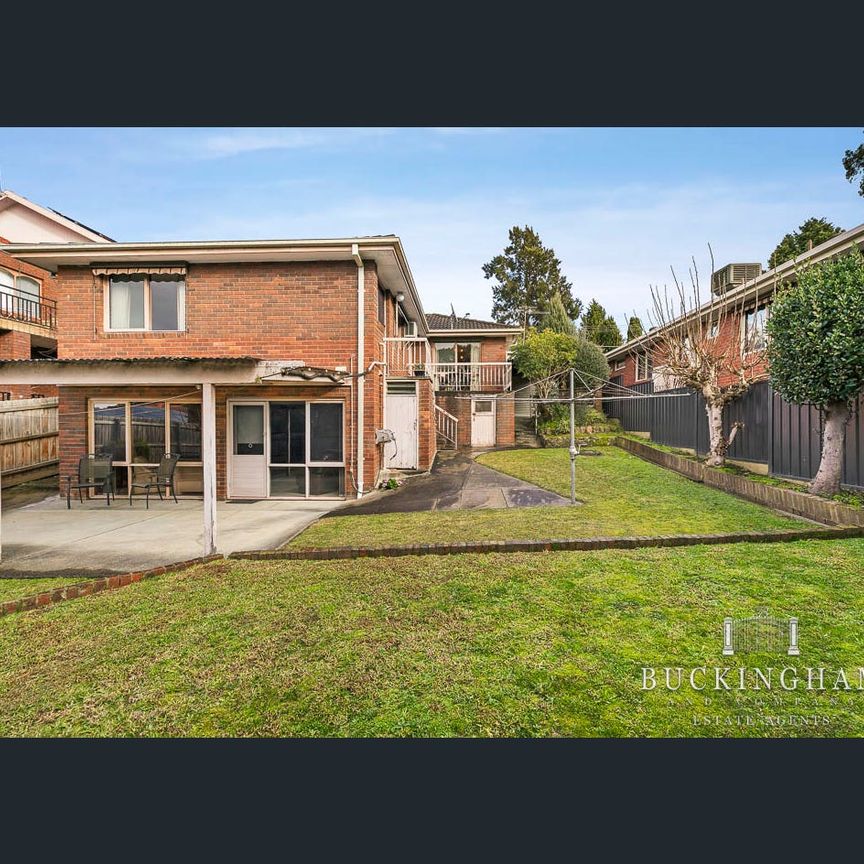 Classic charm in prized Viewbank College Zone - Photo 1