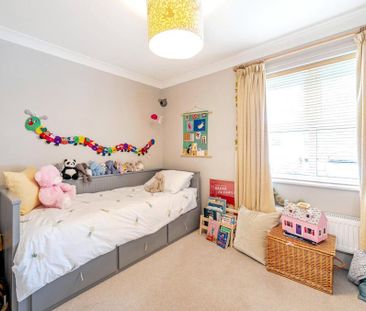 3 bedroom flat to rent - Photo 6