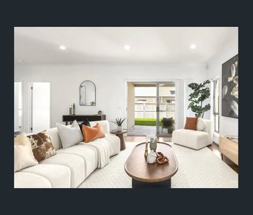 Stylish Family Living in the Heart of Catalina Estate - Photo 3