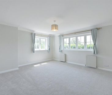 4 bedroom detached house to rent - Photo 4