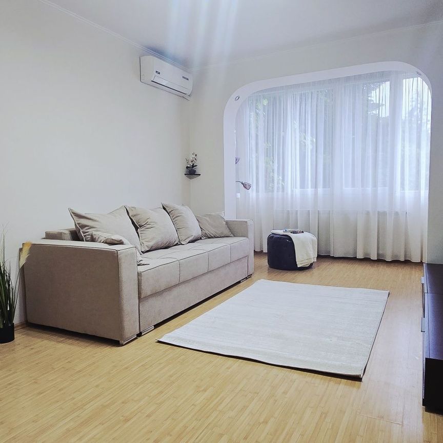 Apartament 3 camere de închiriat – zonă centrală - Fotografie 1