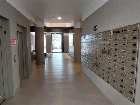 Piso de alquiler en Avenida del Cerro del Águila, 11, Polígono Industrial Sur - Photo 3