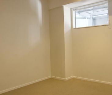 3 Bedroom Furnished Central City Apartment - Photo 3