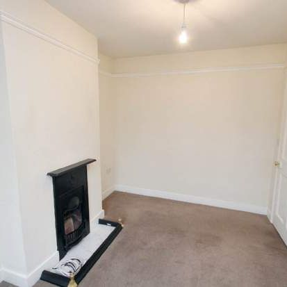 2 bedroom property to rent in Aylesbury - Photo 1