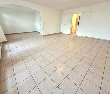 Location Appartement 5 pièces 112m² BRON 69500 - Photo 5