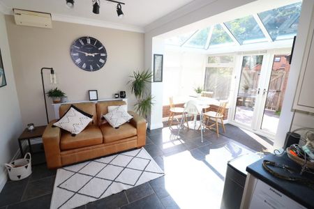 3 bedroom semi-detached house to rent - Photo 4