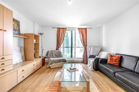 St. George Wharf, London, SW8 2LP - Photo 5