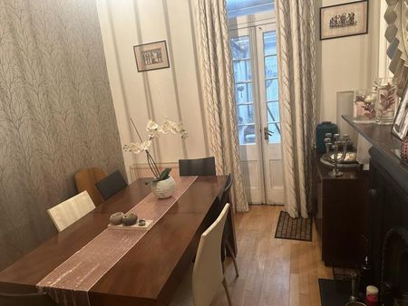 Beautiful spacious and welcoming bright room - Photo 3