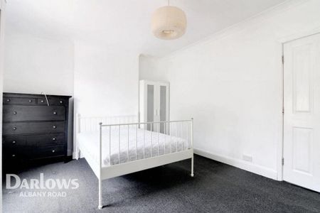 1 bedroom in a house share to rent - Photo 4