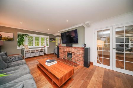 5 bedroom detached house to rent - Photo 2