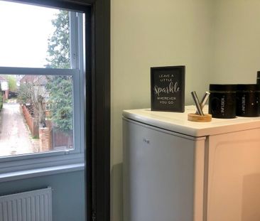 1 bedroom in a house share to rent - Photo 5