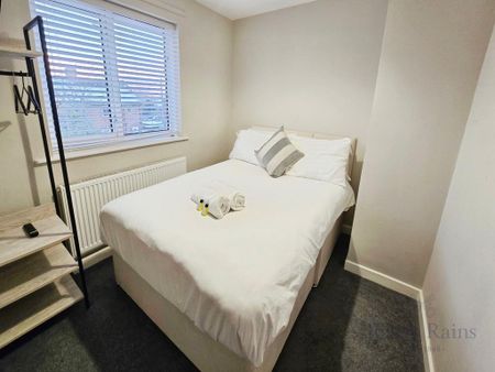 3 bedroom semi-detached house to rent - Photo 5