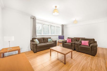 3 bedroom flat to rent - Photo 2