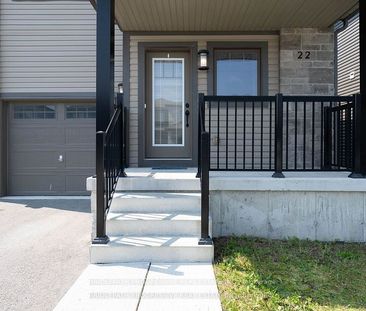 For Lease - 22 Alaskan Heights, Barrie, Ontario - Photo 2