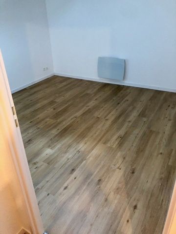 Location Appartement 3 pièces 89m² AGEN 47000 - Photo 4
