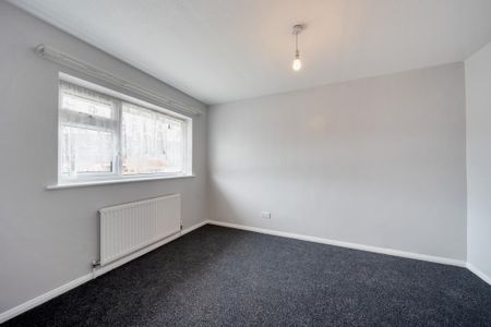 3 bedroom end of terrace house to rent - Photo 2