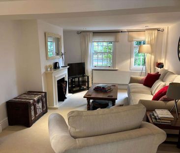BILLS INCLUDED A charming fully furnished country cottage in the he... - Photo 2