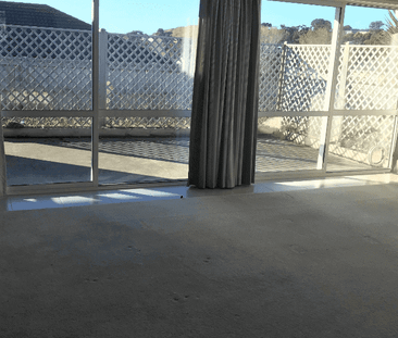 Four bedroom home on Karamea Street - Photo 2
