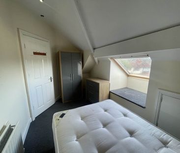 St Chads View (room 5), Headingley , Leeds - Photo 6