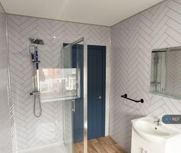 1 bedroom in a house share to rent - Photo 6