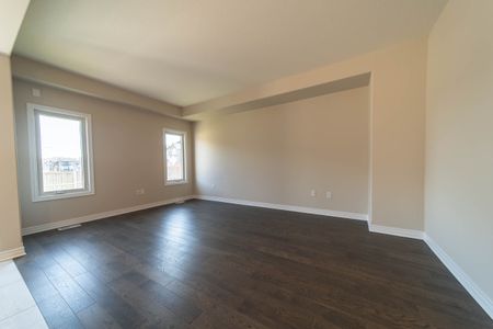 For Lease - 1 Sparkle Drive, Thorold, Ontario - Photo 4