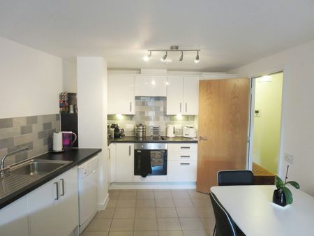 Flat to rent on - Photo 4