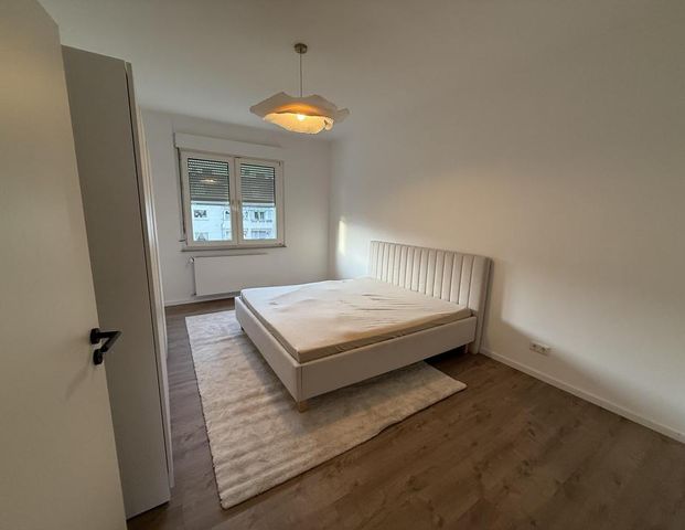 Erstbezug: 3-Zimmer-Architektenwohnung mit Balkon, voll möbliert - Photo 1