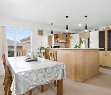 Greerton - Three Bedroom Home in Private Rear Setting - Photo 2