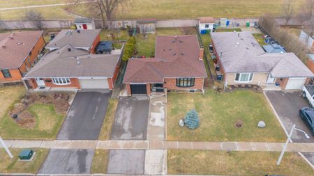 For Lease - 51 Glebe Crescent, Brampton, Ontario - Photo 3