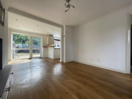 Belsize Road, Hemel Hempstead - Photo 2