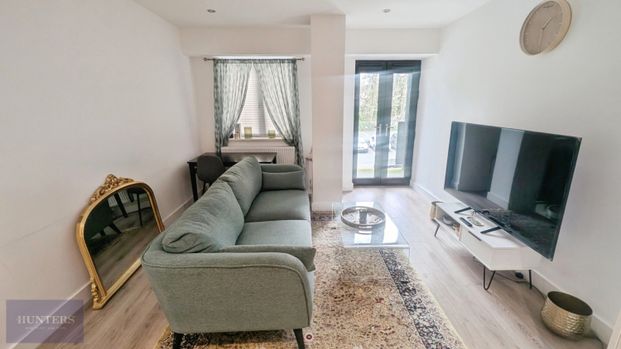 1 bedroom Flat To Let - Photo 1