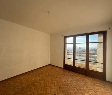 Location Appartement 3 pièces 61m² MARSEILLE 10ème - Photo 2