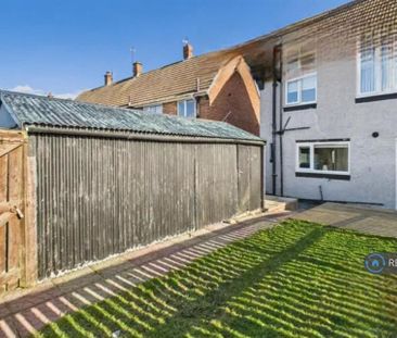 3 bedroom semi-detached house to rent - Photo 4