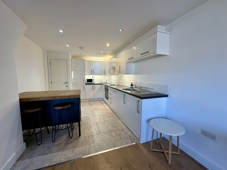 Fountain Court, Falmouth - Photo 3