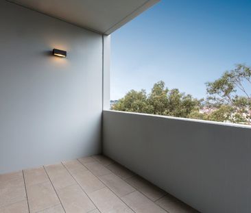Light-Filled Living, Prime Location - Photo 5