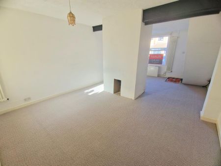 2 bedroom terraced house to rent - Photo 2