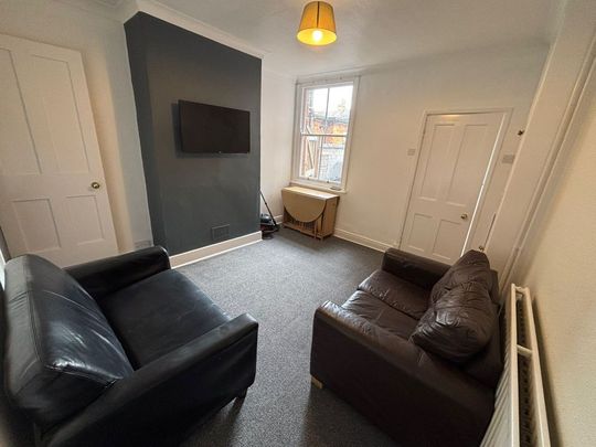 8 Bampton Street - No Deposit & 2 Bathrooms Loughborough - Photo 1