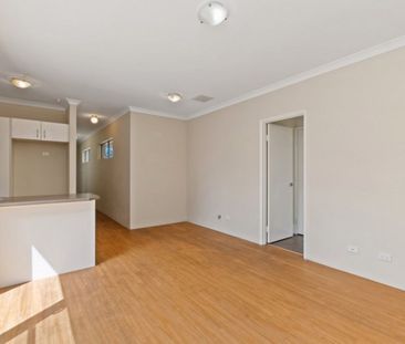 3 Bedroom Villa in Gated Complex! - Photo 6