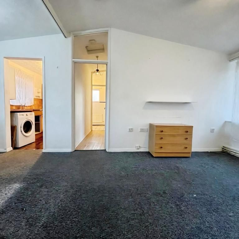 1 bedroom flat to rent - Photo 1