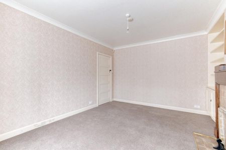 3 bedroom detached house to rent - Photo 2