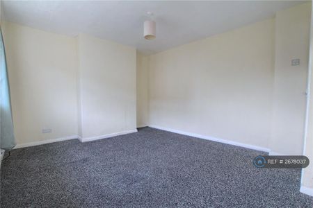 2 bedroom semi-detached house to rent - Photo 3