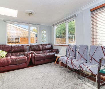 4 bedroom detached house to rent - Photo 6